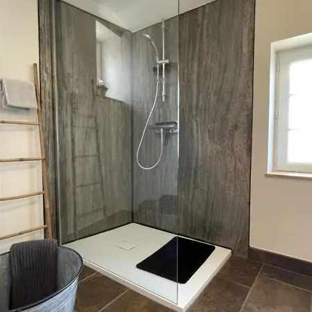 Contemporain Chaleureux Pour 4 Avec Piscine Partagee - Fr-1-489-444 *