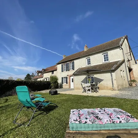 Vakantiehuis Contemporain Chaleureux Pour 4 Avec Piscine Partagee - Fr-1-489-444