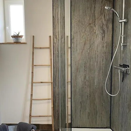 Landhaus Contemporain Chaleureux Pour 4 Avec Piscine Partagee - Fr-1-489-444 *