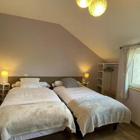 Vakantiehuis Contemporain Chaleureux Pour 4 Avec Piscine Partagee - Fr-1-489-444 *
