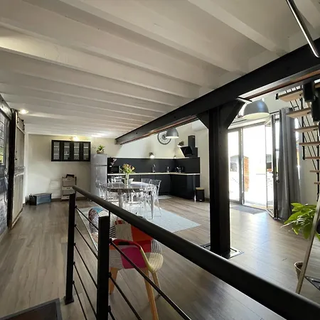 Contemporain Pour 4 Avec Piscine Chauffee Et Bureau A Proximite Des Sites Historiques - Fr-1-489-444 Nyaraló *