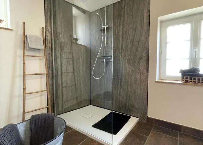 Contemporain Chaleureux Pour 4 Avec Piscine Partagee - Fr-1-489-444 *