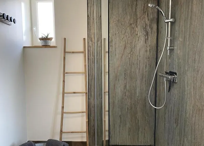 Дом отдыха Contemporain Chaleureux Pour 4 Avec Piscine Partagee - Fr-1-489-444 *