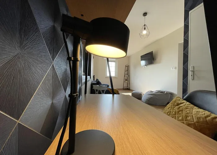 Contemporain Chaleureux Pour 4 Avec Piscine Partagee - Fr-1-489-444 Дом отдыха Louchy-Montfand