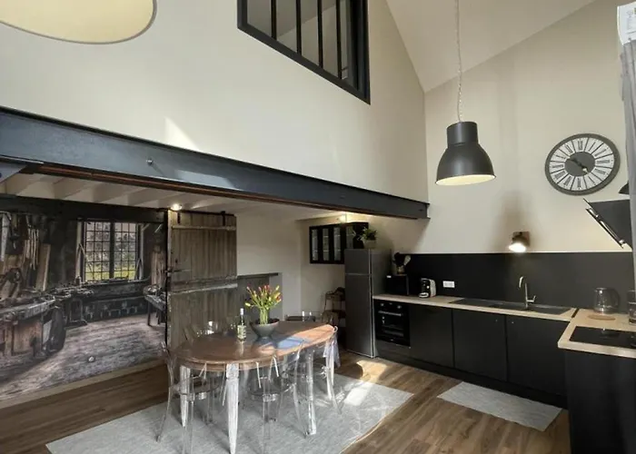 Contemporain Chaleureux Pour 4 Avec Piscine Partagee - Fr-1-489-444 *