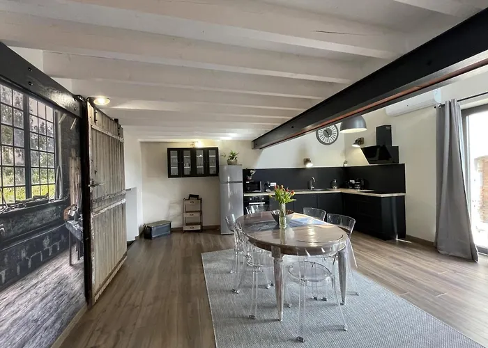 Дом отдыха Contemporain Chaleureux Pour 4 Avec Piscine Partagee - Fr-1-489-444 *