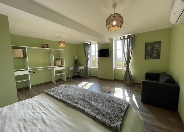 Дом отдыха Contemporain Chaleureux Pour 4 Avec Piscine Partagee - Fr-1-489-444