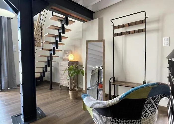 Contemporain Chaleureux Pour 4 Avec Piscine Partagee - Fr-1-489-444 Louchy-Montfand