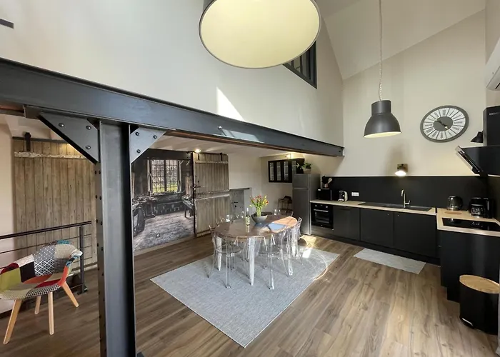 Дом отдыха Contemporain Chaleureux Pour 4 Avec Piscine Partagee - Fr-1-489-444 *