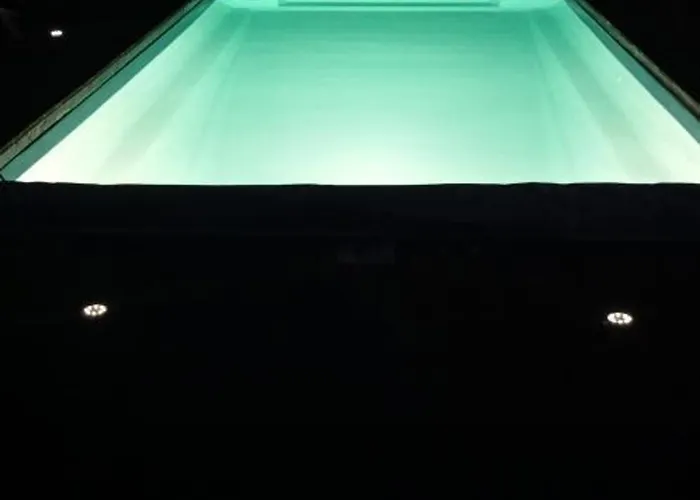 Contemporain Chaleureux Pour 4 Avec Piscine Partagee - Fr-1-489-444 * Louchy-Montfand